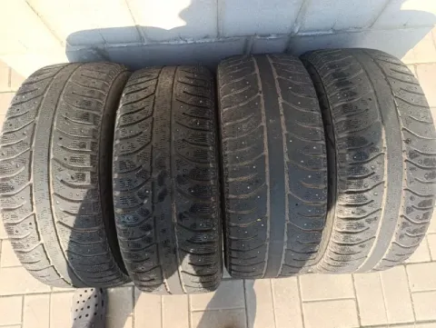 Продам: 1-2 комплект зимней резины 205/55/16 на докат. цена 3500₽. 3-4 комплект летней резины 215/50... - фотография