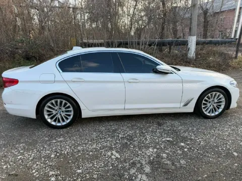 Bmw g30, 2018 год, мотор 2.0 дизель, b47 на 190 л. с. в родном окрасе, в дтп не участвовал, чистая а... - фотография