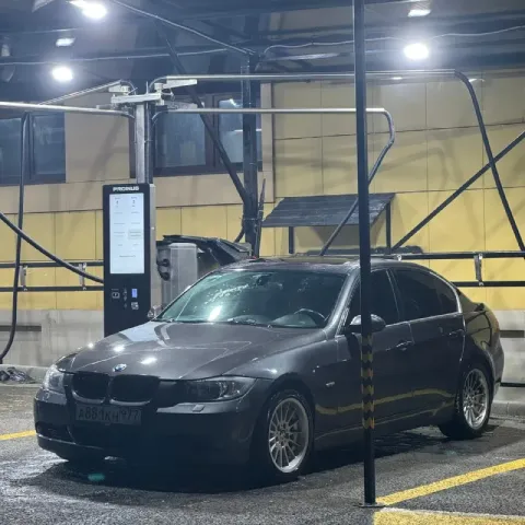 Bmw e90 n52b25 218 л. с 2005 год 2.5 бензин -start stop -мультируль -подогрев передних сидений -клим... - фотография
