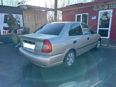 🚘марка: hyundai accent ⛽ бензин 1.5 бензин 🐎 102л. с 📅год выпуска: 2005 💴цена: 420000🫰🏻 • пробег:300... - фотография