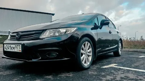 Продам honda civic 1.8 at 2012 датчик света, датчик дождя, климат контроль, датчик давления в шинах,... - фотография
