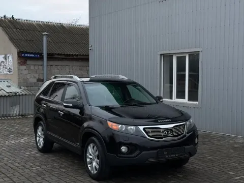 В продаже
Kia sorento
Год выпуска 2011
Кузов весь в заводском окрасе
Мотор и коробка работает идеаль... - фотография