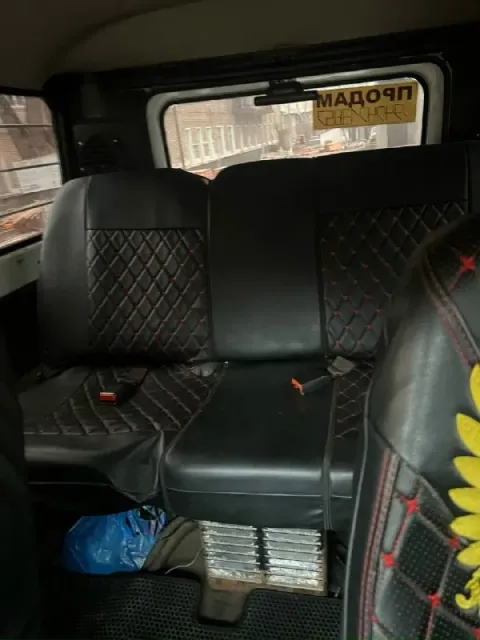 Продам уаз 315196 год выпуска 2011, мотор инжектор 409-й шепчет, коробка раздатка мосты без нарекани... - фотография