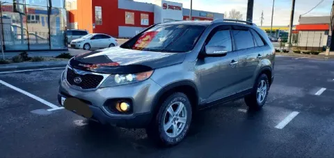 Продам киа sorrento 2012 год бензин 2.4 автомат полный привод пробег 218000 в родном окрасе машина в... - фотография