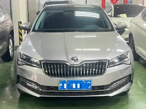Skoda super b 🤩
2024/12 Года выпуска
Автомобиль находится в китае 🇨🇳 !
Цена под ключ в рф 🇷🇺 растамо... - фотография