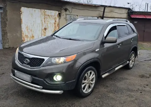 Продам kia sorento 2012г. 2.4 бензин мкпп 6ст. Очень достойное состояние автомобиля, мотор работает ... - фотография