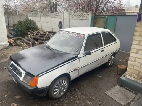 Продам таврию 1993 года на уверенном ходу. Коробка без нареканий. Новый акум, залит тосол новое масл... - фотография