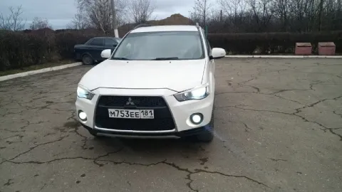 Mitsubishi оутландер xl рестайлинг 2011г. В 2,4л 220т. Км 4wd
Климат контроль.
4 Эсп
Датчик света.
П... - фотография