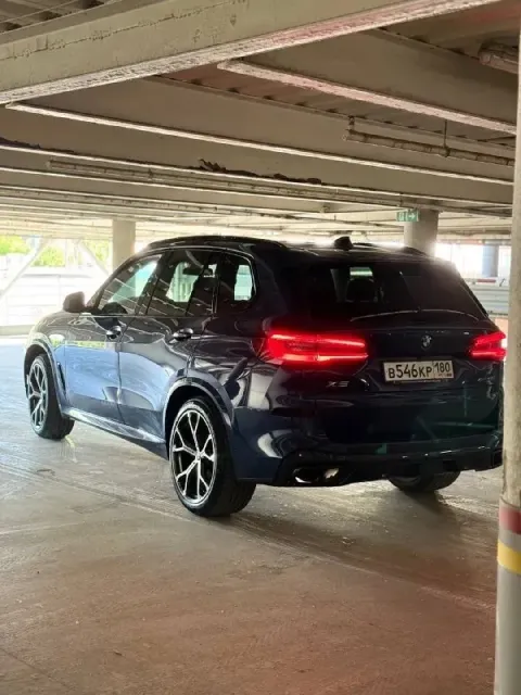Bmw x5 g05 2018 года 40i b58, пробег 120.000 км. заводской m-pack два комплекта колес r21-r20. сдела... - фотография
