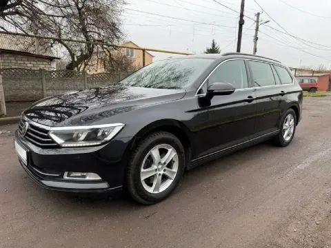 Продается volkswagen passat b8 2019 г. в. двигатель: 1.6 tdi (экономичный и надежный) пробег: 230 00... - фотография