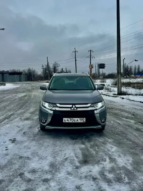 Продам свой личный автомобиль ◽️ mitsubishi outlander◽️ год выпуска - 2016 пробег - 200 000км привод... - фотография