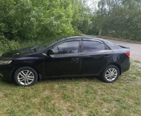 Продам kia cerato 1.6 мт,2010г. 200 000км подогрев сидений (2х-режимный) мульти руль автоматическое ... - фотография