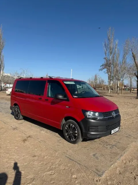 Продам volkswagen транспортер т6 год 2019 пробег 150000км двигатель 2,0 топливо кпп автомат пассажир... - фотография