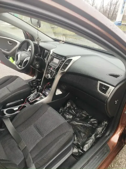 Продам автомобиль hyundai i30 2013 год. я второй хозяин. двигатель 1.6.от машины не избавляюсь, не п... - фотография