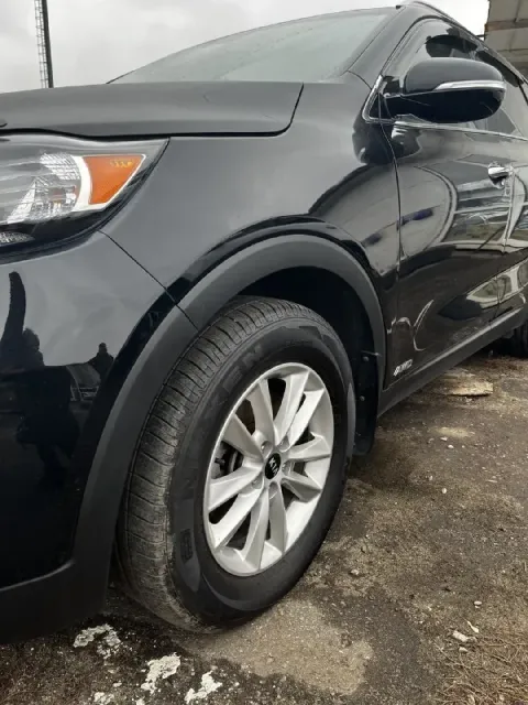 Продам kia соренто 2019 рестайлинг.
Бензин, автомат, полный привод. Кожаный салон, 7 мест.
В идеальн... - фотография