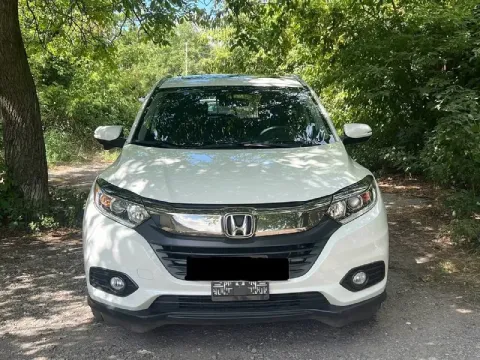 Honda hr-v 2021 год бензин 1.8 климат контроль, круиз контроль, удержание в полосе, люк. камера задн... - фотография