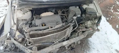 Продам kia сид после дтп. Двс 1.6 200000км родного, коробка механика. 150₽ быстрым хороший торг!!! +... - фотография