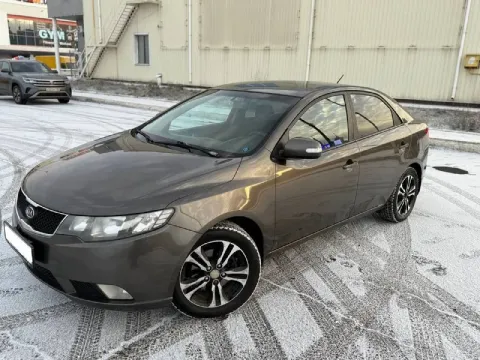 Kia cerato 2009год,1.6 бензин на обычном автомате. Максимальная комплектация с климат-контролем. 3 с... - фотография
