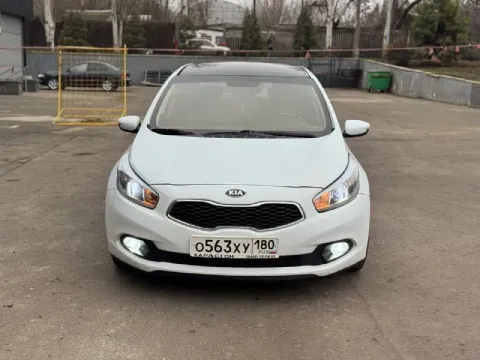 Kia сид 2012 год двигатель 1.4 бензин коробка механика 6 ступка, пробег 250000,мульти руль, кондицио... - фотография