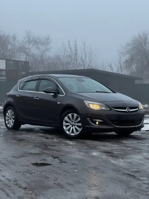Opel astra j 2012 at 1.4 turbo авто в идеальном состоянии салон как в новом автомобиле оригинальный... - фотография