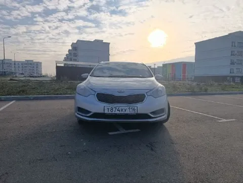 Продам kia церато, 2013 г. В. , пробег 218000. Мотор 1,6 механика(6 ступка), очень экономичный и над... - фотография