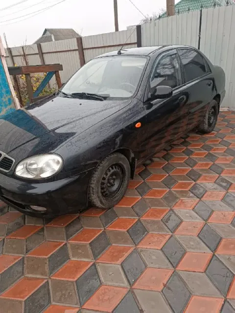 Продам ласточку в хорошем состоянии ланос 2007г. Двигатель 1.5 газ/бензин, сигнализация центральный ... - фотография