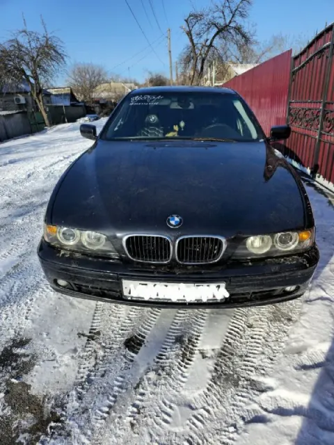 Продам bmw e39 520 m54b22 2001г. пробег 350000, состояние нормальное. цена 700 к. +79493324418 снежн... - фотография
