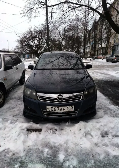 Продам опель астра h 2008год сидан акпп 4 ступенчатая спорт режим на кнопке z1.8xer 140л. с пробег 2... - фотография
