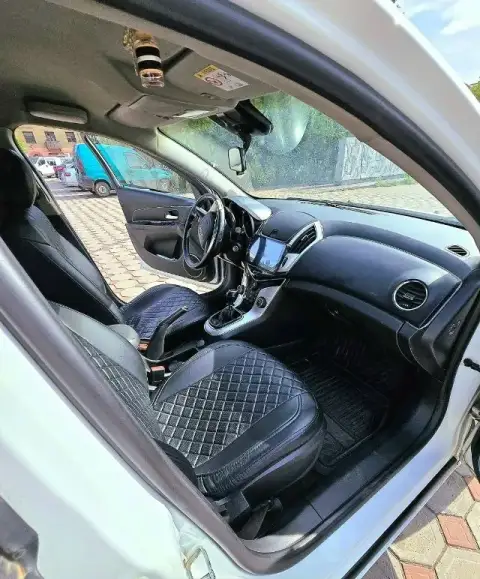 Г. Енакиево продам chevrolet круз 2014г. Объём 1.8 коробка механика автомобиль в хорошем состоянии ц... - фотография