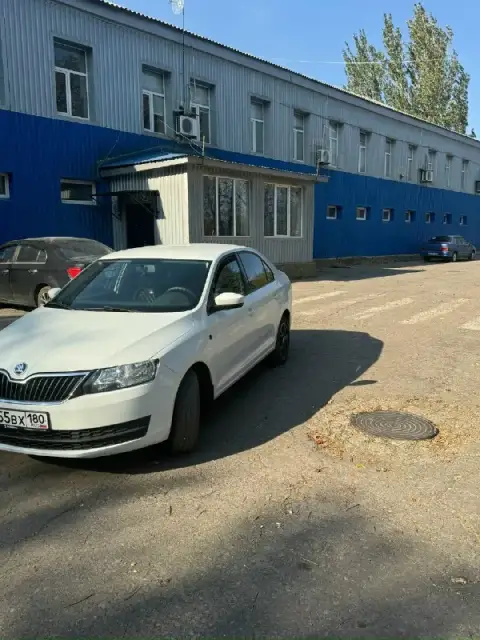 Продам авто skoda рапид 2016г двс 1.6 мкп 5ст) газ/бензин ! Пробег 266т. Км машина на уверенном ходу... - фотография