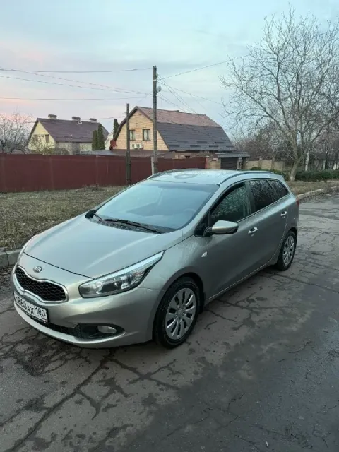 Продам kia ceed 2014 года 1.6 механика с оригинальным пробегом 175 тыс.
Машина в идеальном состоянии... - фотография