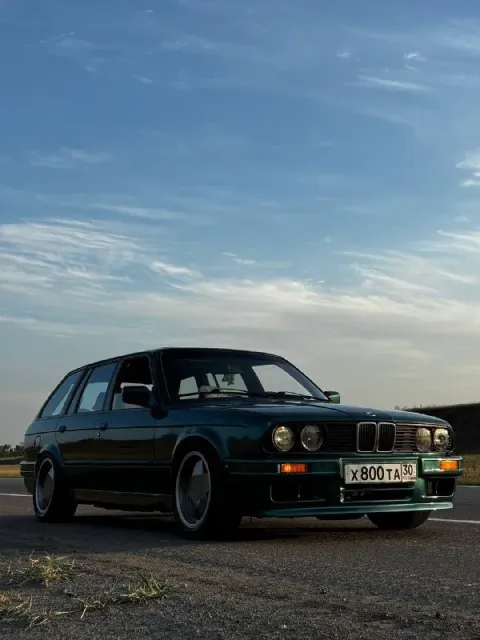 Продаю очень редкую bmw е30 универсал 1992 года. двигатель м50б20 коробка механика двигатель обслуже... - фотография