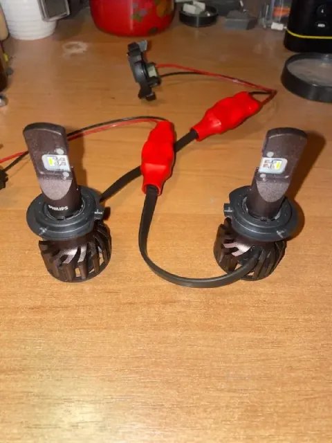 Продам автолампы led: philips h7 ultinon pro9000 + переходники типа d 3000р, philips h7 ultinon esse... - фотография