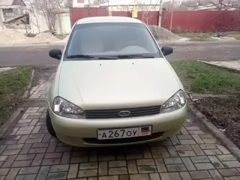 Ваз калина 2006 г, пробег 136000, зимняя резина плюс. 300000 торг. В дтп не была. Краска оригинальна... - фотография