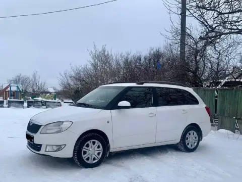 Здравствуйте продам
Skoda fabia 2011 г
Двигатель 1.4 в отличном состоянии масло не берет.
Не троит н... - фотография
