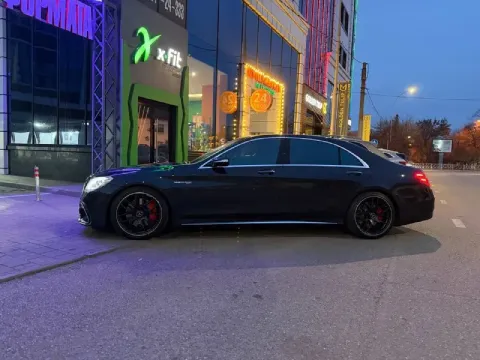 Продам mercedes w222 s500 машина конец 2015 года автотека зеленая без дтп, с родным оригинальным про... - фотография