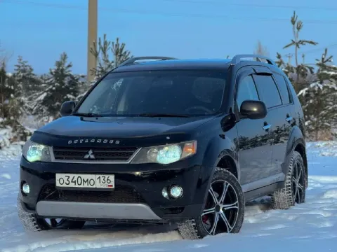 В продаже mitsubishi outlander xl, 3.0 л, 220 л. С. Самая удачная модификация, автомат, не cvt! Двиг... - фотография