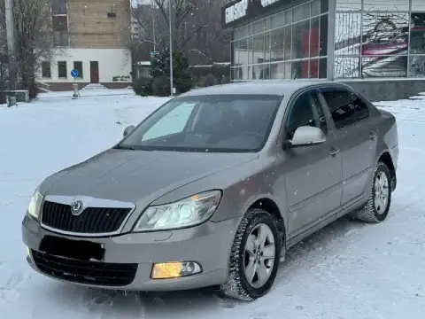 Продам skoda octavia 2009 1.6 169.000тысяч пробега машина вся обслужена без проблем сел и поехал мот... - фотография