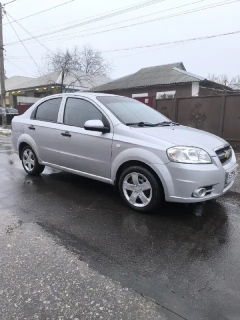 Продам шевролет авео
Год 2007
Мотор 1.5 механика,
Пробег 173000 км
Цена 440000
Автомобиль в хорошем ... - фотография