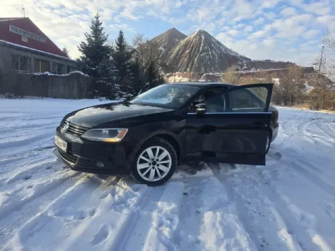 Volkswagen jetta 1.8 at, 2014, донецк, кировский район цена 1,300.000 (торг у капота) поколение: vi... - фотография