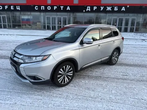 Mitsubishi outlander 2019
2.4 Л, полный привод, 7 мест, климат, бесключевой доступ, подогрев сидений... - фотография