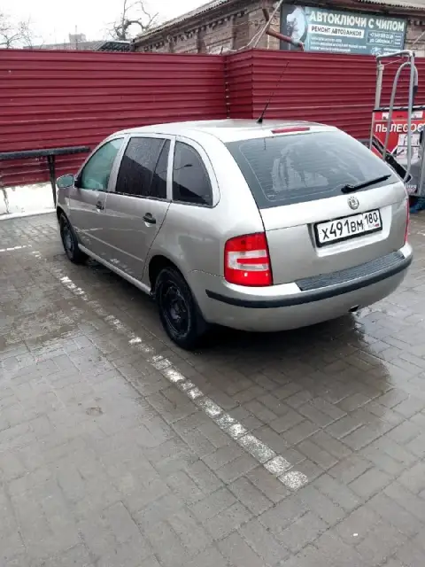 Продам экономичный автомобиль skoda fabia 2007г. Двигатель 1,2 по технической части всё работает исп... - фотография