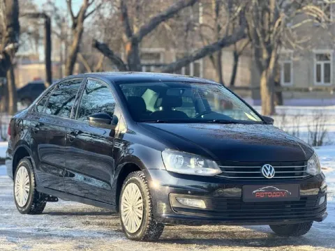 Volkswagen polo максимальная комплектация, кузов весь в заводском окрасе! год:2018 двигатель:1.6 бен... - фотография