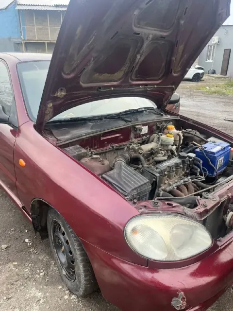В продаже chevrolet lanos
Двигатель 1.5 не дымит масло не ест
Коробка 5-ти ступка не выбивает не гуд... - фотография
