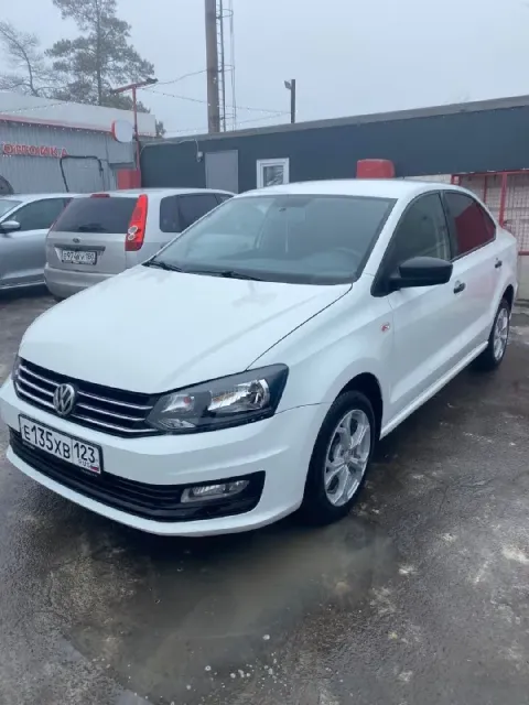 Vw polo год 2019 двигатель 1,6 коробка механика пробег 179,000 2 хозяина в такси, каршеринге не была... - фотография