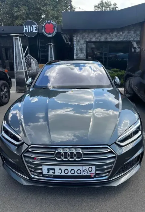 Продам audi s5 audi s5 ii (f5) sportback комплектация : -шестицилиндровый двигатель v6 3.0 354 л. с... - фотография
