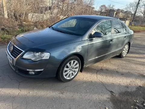 Продам vw passat b6 2010г полноценный рестайлинг мотор 1,8т абсолютно новый(старый в комплекте) акпп... - фотография
