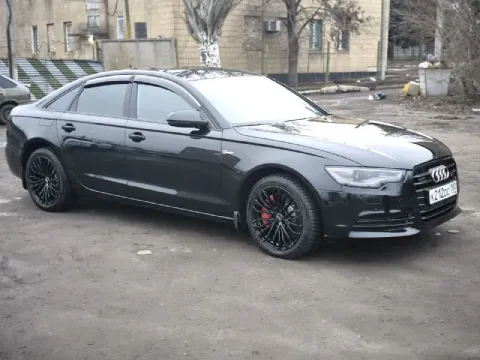Продаю audi a6 3.0 tfsi 333 л. с. quattro s line 2013 г. в. цвет — шикарный чёрный металлик пробег —... - фотография