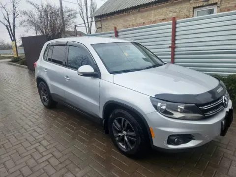 Продам volkswagen тигуан 2012 года, мотор 2 л, бензин, коробка автомат 6 передач, полный привод. все... - фотография