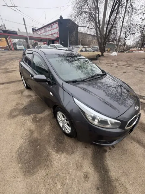 Продается kia сид. На классическом автомате. , двигатель 1.6 машина 2013 года. 2 хоз. С пробегом 199... - фотография